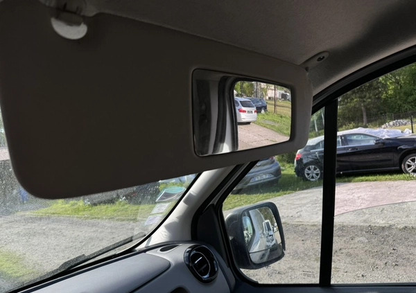 Renault Trafic cena 32900 przebieg: 107342, rok produkcji 2018 z Zduńska Wola małe 742